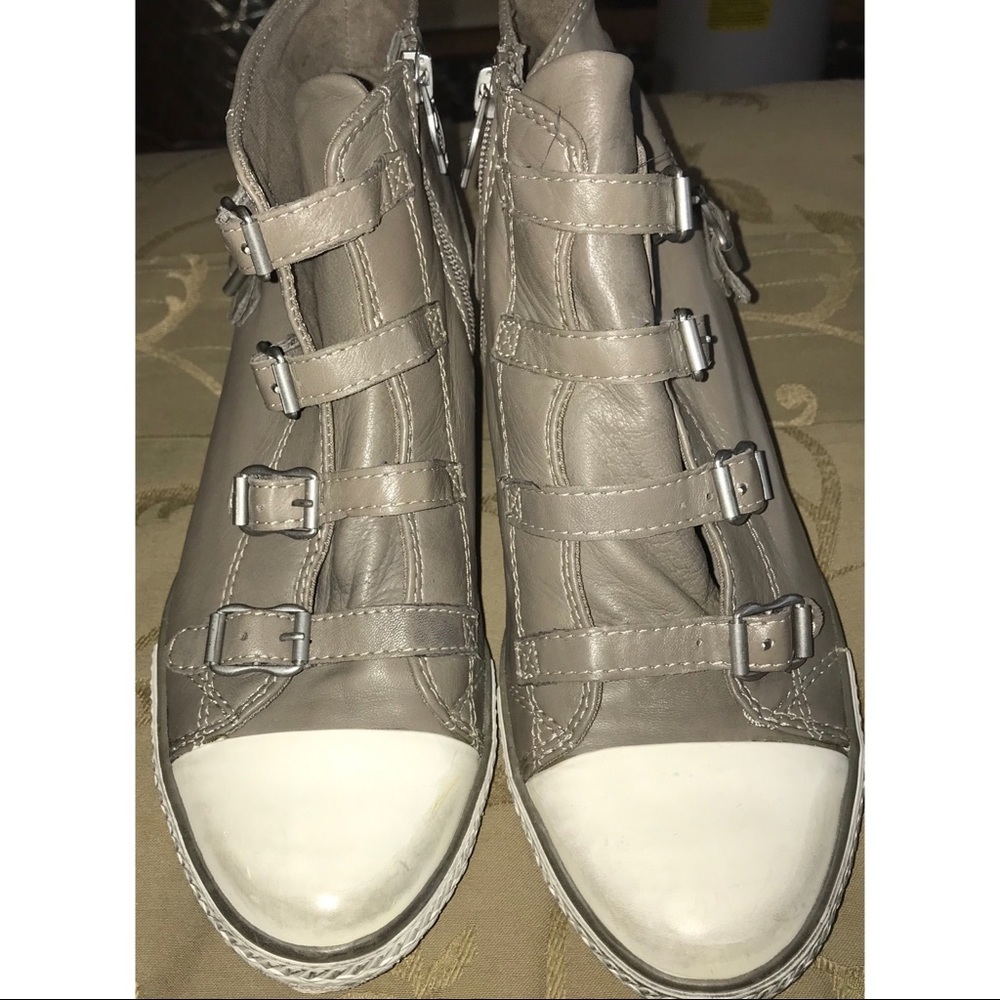 ❄️Ash Sneakers❄️